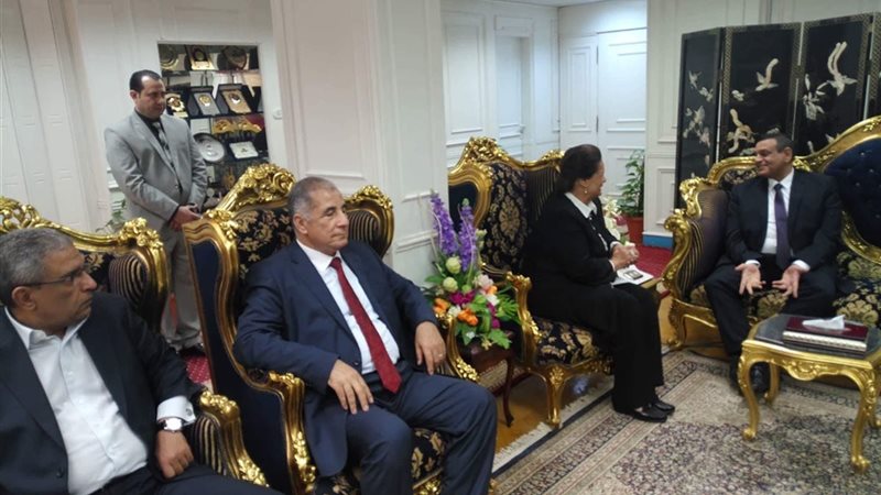 محافظ البحيرة يستقبل