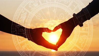 قبل زواجك.. هل يتوافق رجل برج الحمل مع امرأة الدلو؟