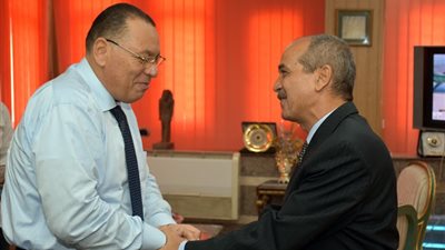 محافظ الشرقية يستقبل السكرتير العام والمساعد ورئيسي مدينتي أبو كبير والحسينية