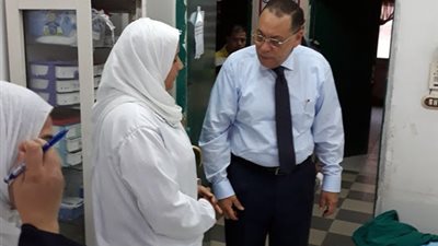 محافظ الشرقية يتفقد مستشفى القنايات للاطمئنان على تقديم الخدمات الطبية