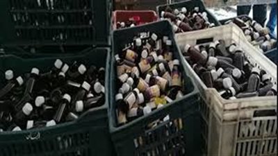صور.. ضبط مخزن غير مرخص لتعبئة الأدوية والمستحضرات الطبية بالإسكندرية