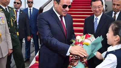 الرئيس السيسي يصل إلى أوزبكستان آخر محطاته الأسيوية