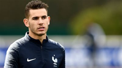 ظهير أتلتيكو مدريد يفضل زميله علي مبابي
