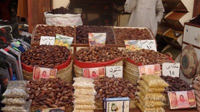 موسم الأفراح.. تعرف على أسعار كيلو البلح في الوادي الجديد