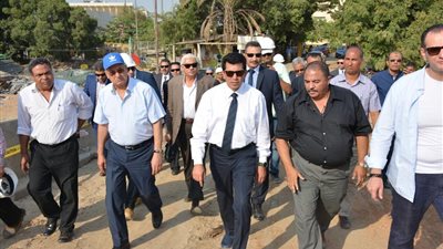 صور.. وزير الشباب والرياضة يتفقد مشروع استاد الدراجات
