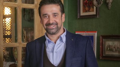 كريم عبد العزيز يبدأ تصوير 