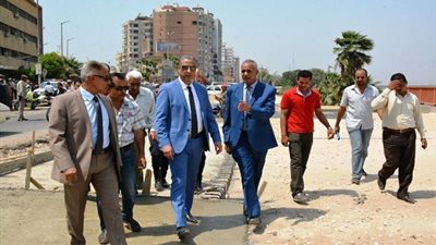 محافظ سوهاج يتفقد بعض الميادين والشوارع العامه