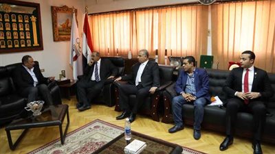 وفد الأهلي برئاسة محمود الخطيب يصل مقر اللجنة الأولمبية