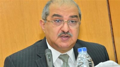 رئيس جامعة أسيوط يقرر صرف مكافأة شهر للعاملين بمناسبة بدء العام الدراسي