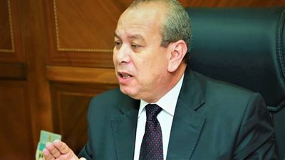 محافظ كفرالشيخ يواصل حملته ضد المقصرين ويحيل 77موظف بمحليات فوة للتحقيق