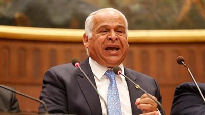 فرج عامر يوجه 3 رسائل نارية لأعضاء سموحة