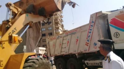 صور.. حملة مكبرة لتطهيرعشوائيات الحى العاشر وزهراء مدينة نصر