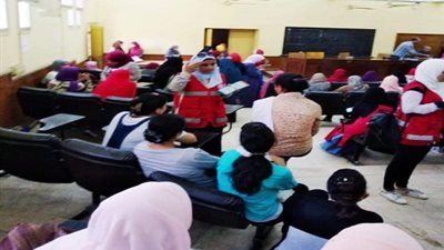 توعية 2500 لمكلفات الخدمة العامة بالهلال الأحمر ببني سويف لحملة 