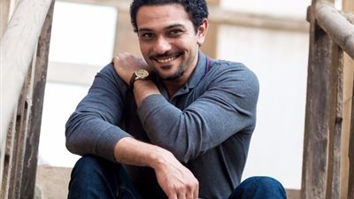 أسر ياسين ينشر صورة جديدة من فيلم تراب الماس 