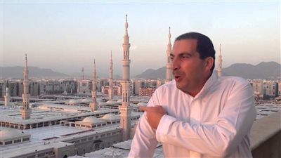 حين قال عمرو خالد عن النبي: إيه يا عم الرومانسية دي ؟