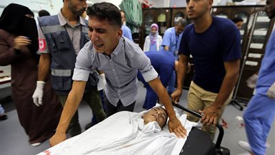صور.. سقوط أول شهيد فلسطيني في جمعة عائدون.. وقلوب المتظاهرين تحترق 