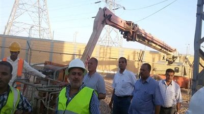 صور..  قيادات محافظة أسيوط تتابع عمليات إصلاح عطل محطة كهرباء غرب المحافظة