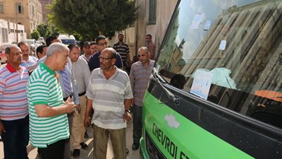 محافظ المنوفية يتفقد عددا من أتوبيسات مرفق النقل الداخلي