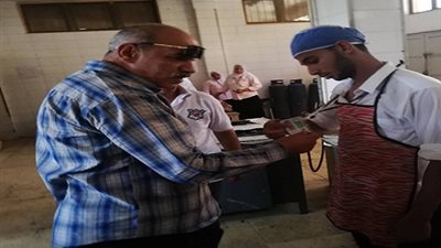 صور.. رئيس مركز ديروط بأسيوط يحيل 129 طبيب وعامل للتحقيق لتغيبهم عن العمل