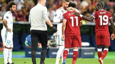 ألكسندر أرنولد يفاجئ سيرجيو راموس