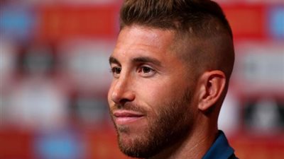جاري نيفيل يدافع عن سيرجيو راموس