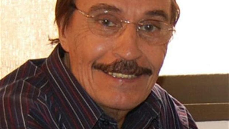 عزت العلايلي
