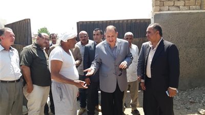 خلال زيارته لبحيرة قارون.. المحافظ يستمع لشكاوى الصيادين بالفيوم
