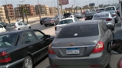 تباطؤ حركة السيارات أعلى محور 26 يوليو بسبب زيادة الأحمال