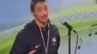 شكلي وأنا بتكلم عن انجازاتي.. شاهد كيف يتحدث هذا الشاب!