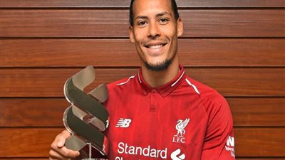 فان دايك لاعب الشهر في ليفربول 