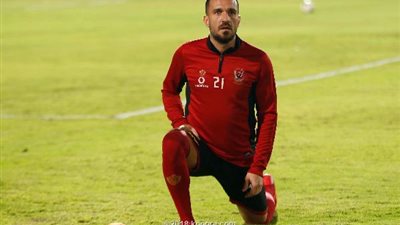 علي معلول يشارك في مران الأهلي بغينيا