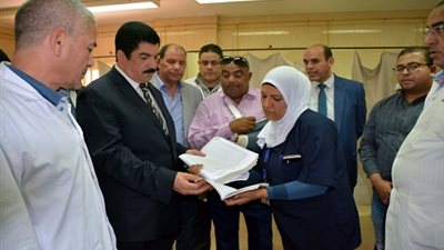صور.. محافظ القليوبية يتفقد إنشاءات مستشفي القناطر الخيرية المركزى