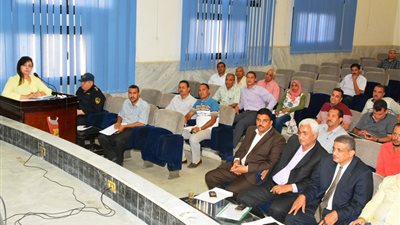 اجتماع لمناقشة سبل تطوير وتفعيل العمل بوحدة المتغيرات المكانية في سوهاج