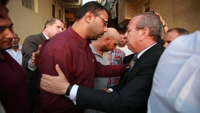محافظ كفرالشيخ يؤدي واجب العزاء في شهيد شمال سيناء بـ قرية ابوبدوي
