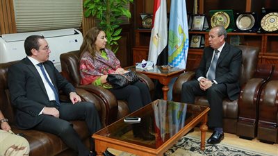 محافظ كفرالشيخ يبحث ميكنة الخدمات الحكومية بقطاعات المحافظة مع نائب وزير التخطيط