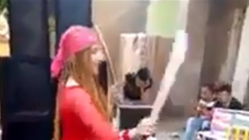 فيديو| فتاة ترقص