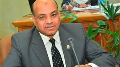 نوفمبر.. نقل كليتي الآداب والتربية الرياضية لطريق الخارجة – أسيوط