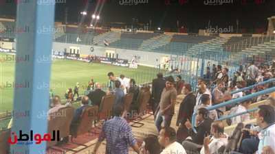 صور.. هاني رمزي يراقب مباراة الزمالك وطلائع الجيش