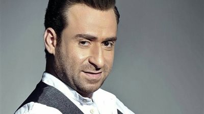 نضال الشافعى يوضح حقيقة مشاركة ستيفن سيجال فى فيلمه الجديد
