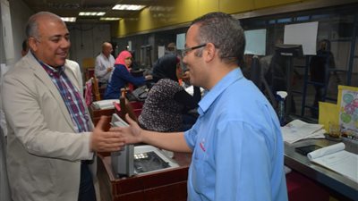 رئيس المترو والعضو المنتدب يتفقدان عدد من محطات الخط الأول استعدادا للعام الدراسي الجديد