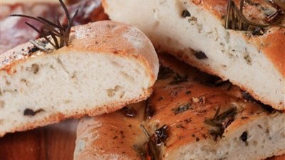 نقدم لكي سر المطابخ الإيطالية لعمل خبز الفوكاشيا