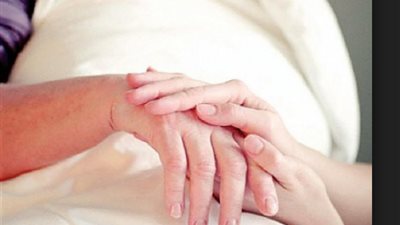 احكيلنا حكايتك.. هكذا تكون السيدة المصرية..تخلت عن حقها كزوجة لمراعاة زوجها المريض