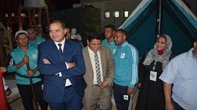 بالأغاني الكشفية فريق الجوالة يستقبل رئيس جامعة سوهاج بأسبوع المدن بالسويس
