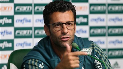 بعد فالنتيم وكالديرون| 5 مدربين يواجهون شبح الرحيل عن أنديتهم بالدوري