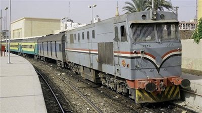 السكة الحديد: سقوط عجلة بوجي جرار بمدخل محطة شبين دون تأثير على حركة مسير القطارات