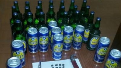 ضبط ربة منزل بحوزتها ٦٤ زجاجة بيره في كفر شكر