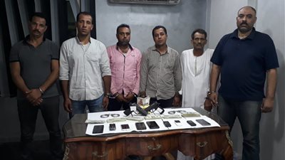 ضبط تشكيل عصابي تخصص في النصب والاحتيال بالمقطم