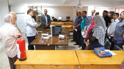 السلامة والصحة المهنية برنامج تدريبي للعاملين بجامعة سوهاج