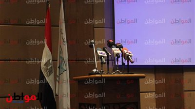 صور.. وزيرة البيئة تعقد المجلس الاستشارى للتغير المناخى