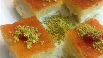  أفضل من المحلات.. طريقة عمل البسبوسة بالقشطة بتكاليف على قد الأيد